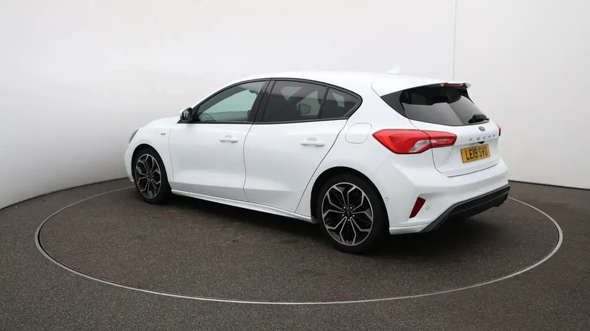 2019-ford-focus-10t-st-line-x-hatchback-big-63