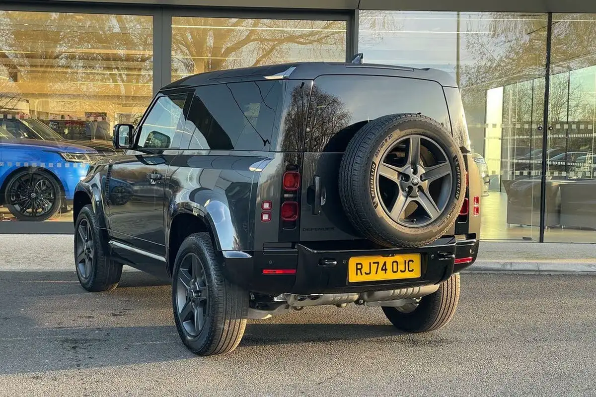2024-land-rover-90-defender-30-d350-x-dynamic-se-big-58