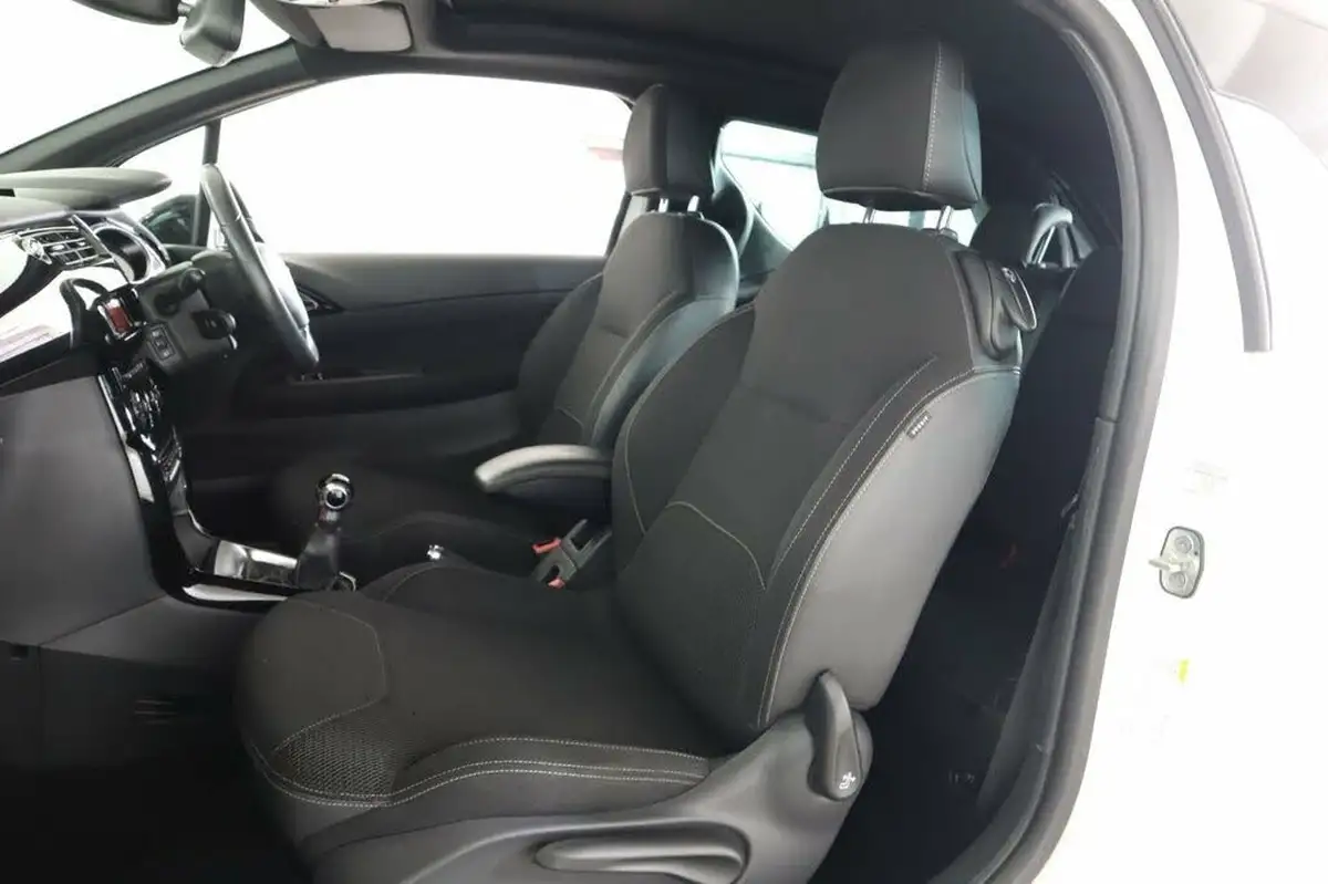2014-citroen-ds3-cabrio-16e-hdi-dstyle-plus-big-40