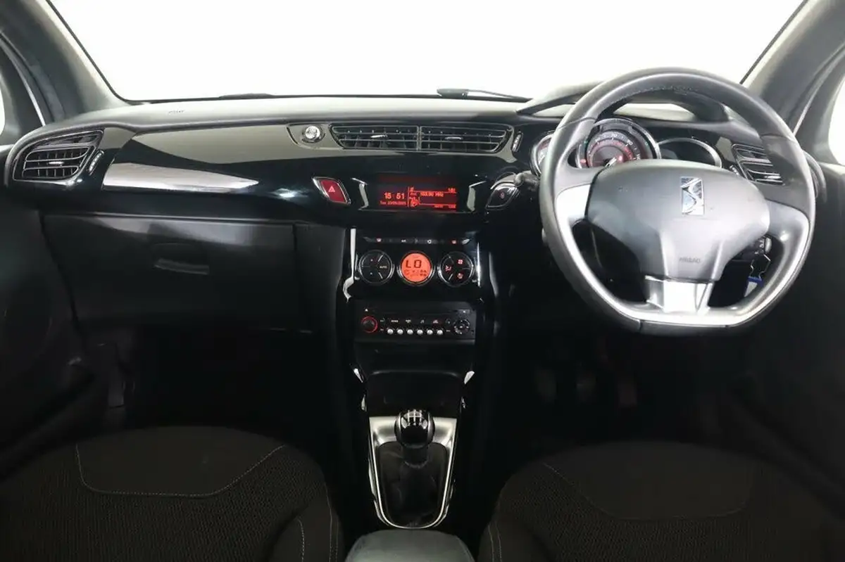 2014-citroen-ds3-cabrio-16e-hdi-dstyle-plus-big-16