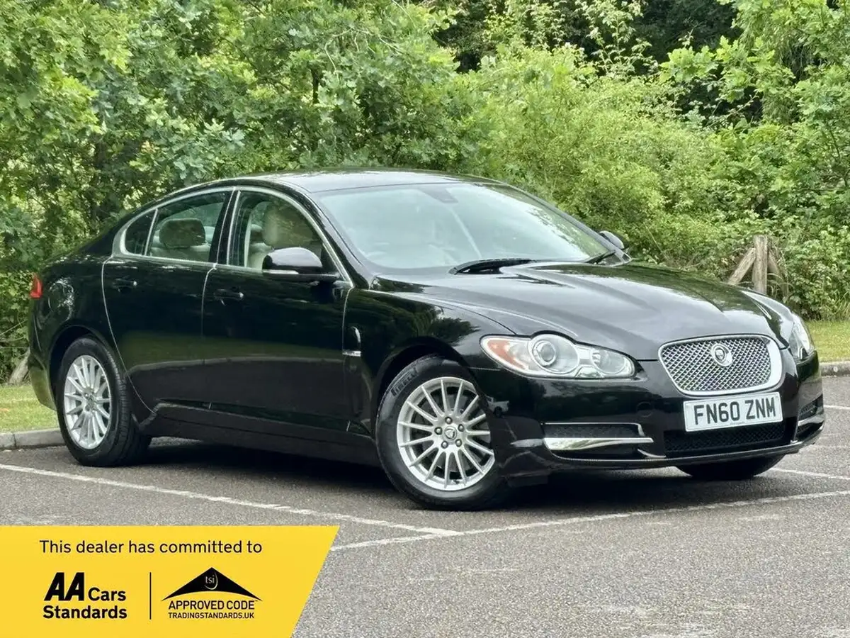 2010-jaguar-xf-30-luxury-big-0