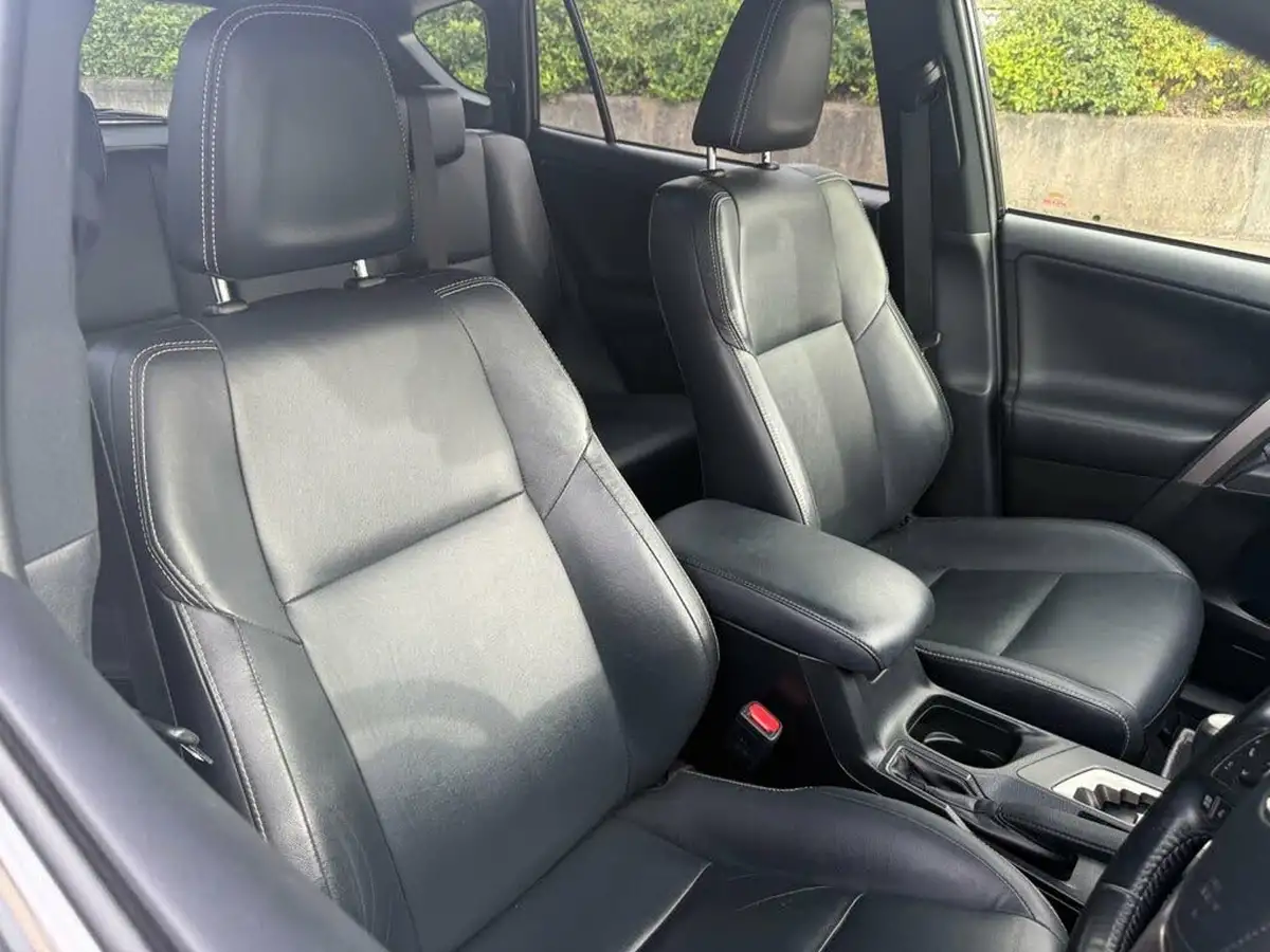 2019-toyota-rav4-25-excel-awd-big-15
