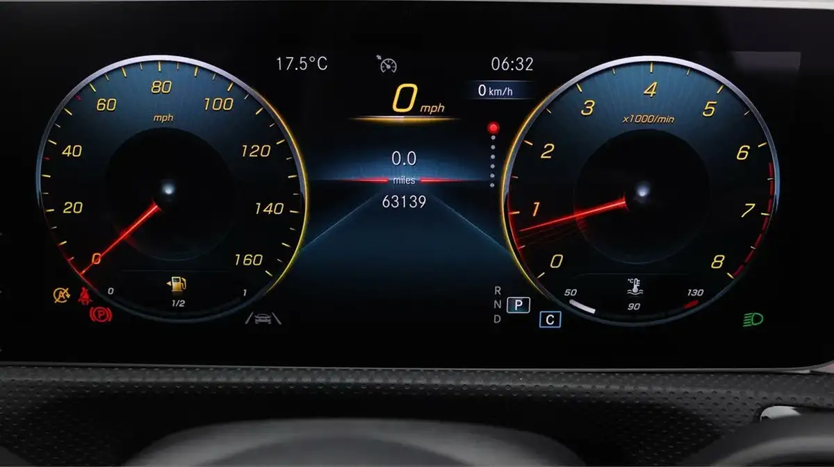 2019-mercedes-benz-a-class-20-a250-amg-line-premium-hatchback-5d-big-9