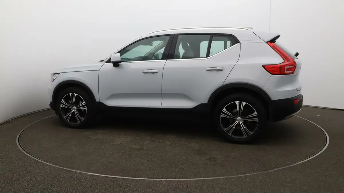 2022-volvo-xc40-20-b4-inscription-awd-big-48
