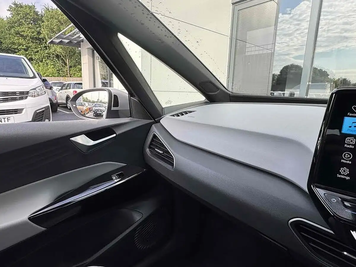 2021-volkswagen-id3-e-tour-big-35