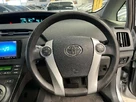 2010-toyota-prius-small-23