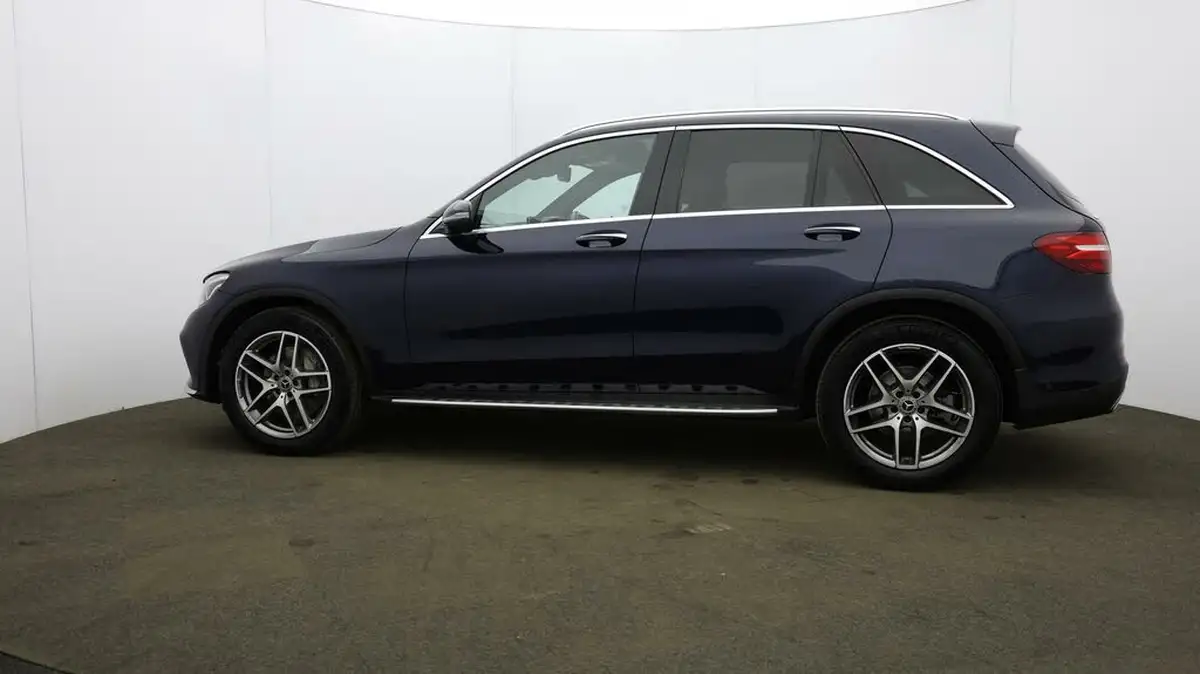 2018-mercedes-benz-glc-class-21d-glc220d-amg-line-premiumss-station-wagon-5d-big-70