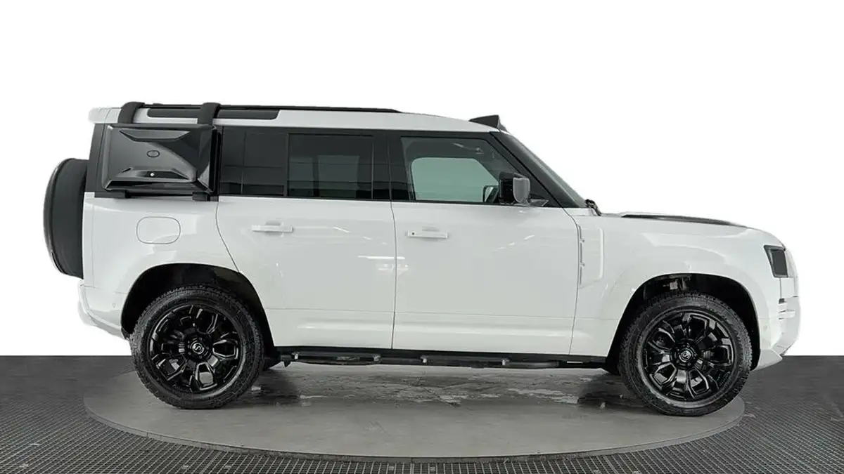 2024-land-rover-110-defender-big-2