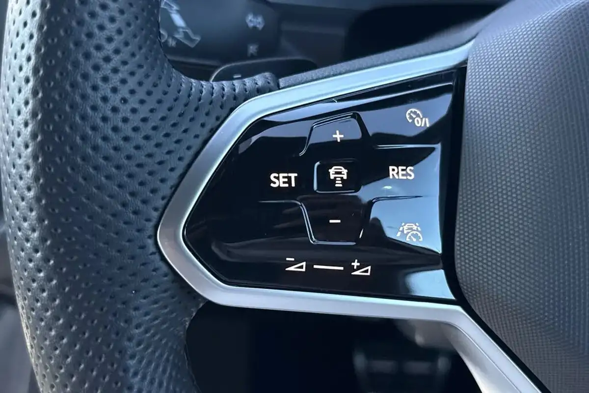2023-volkswagen-tiguan-15-tsi-r-line-edition-big-49