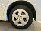 2011-toyota-prius-small-10