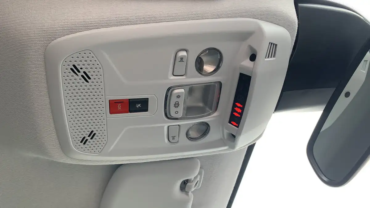 2023-peugeot-208-12-puretech-allure-premium-100ps-big-39