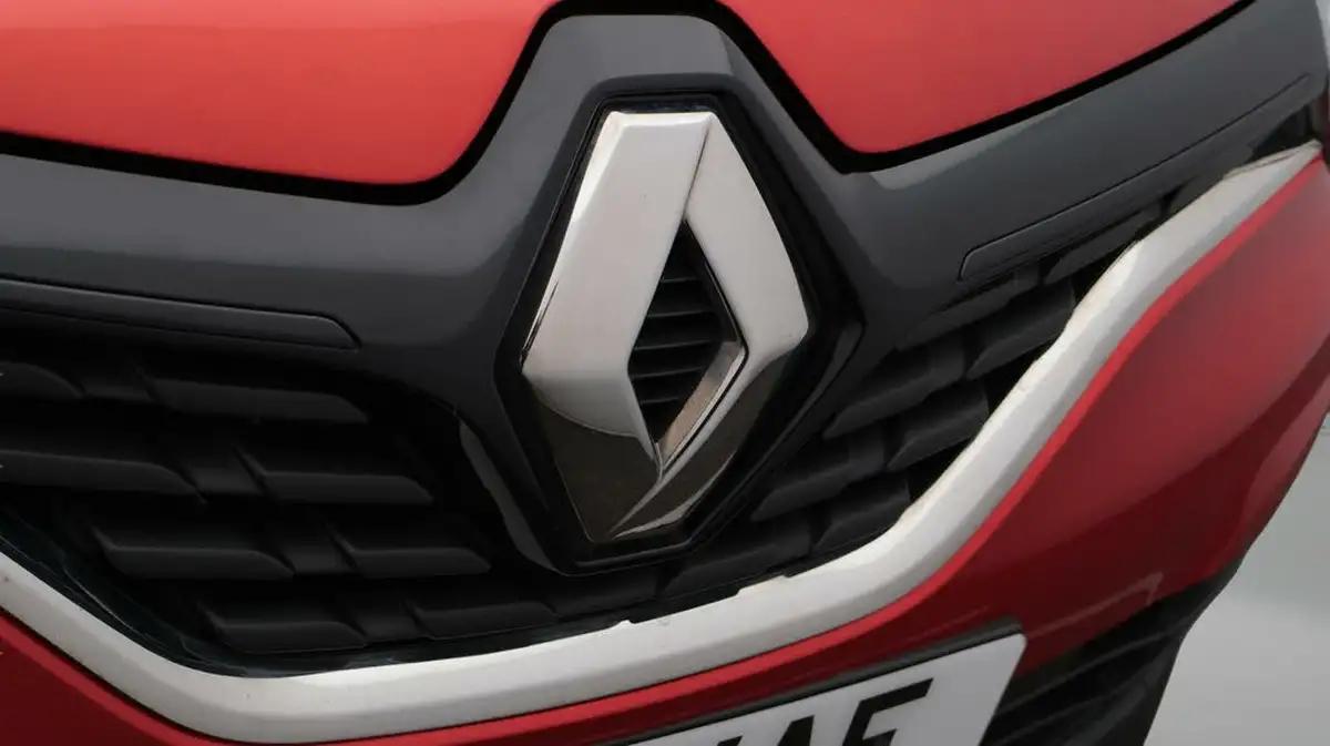 2019-renault-captur-09-tce-iconic-big-22