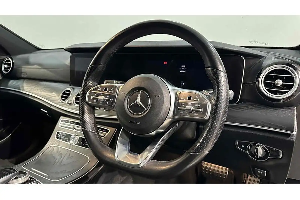 2020-mercedes-benz-e-class-20d-e300de-amg-line-premium-eq-power-saloon-4d-big-29