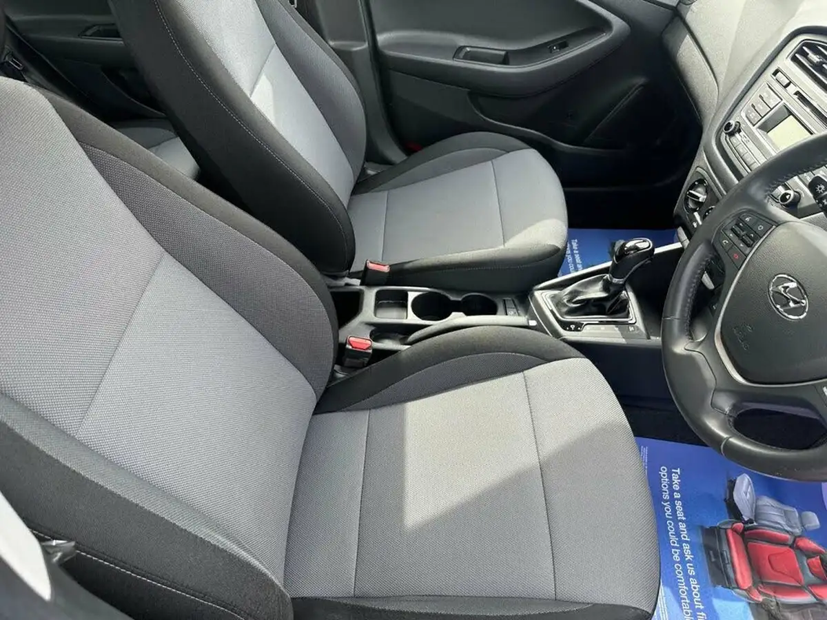 2017-hyundai-i20-14-se-auto-big-5
