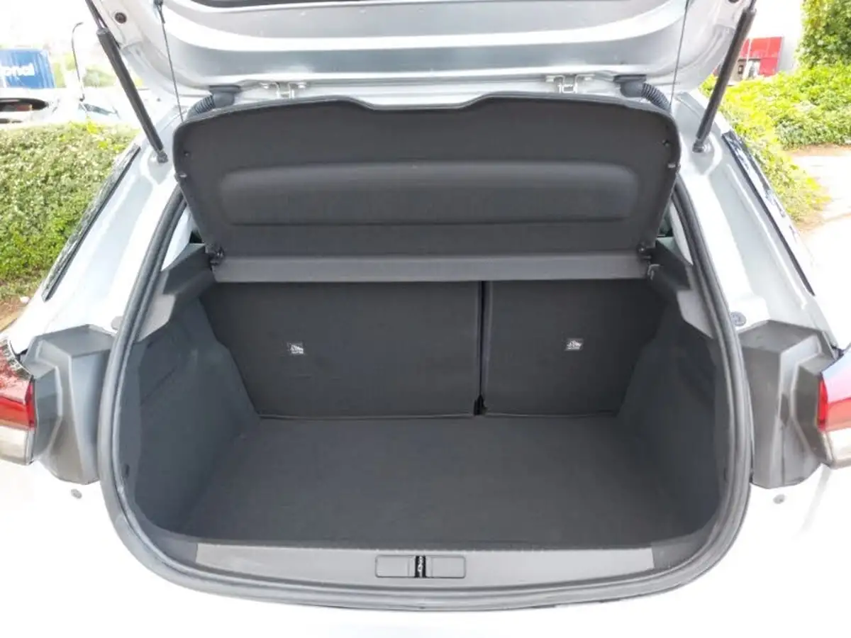 2022-vauxhall-corsa-12i-se-edition-big-7