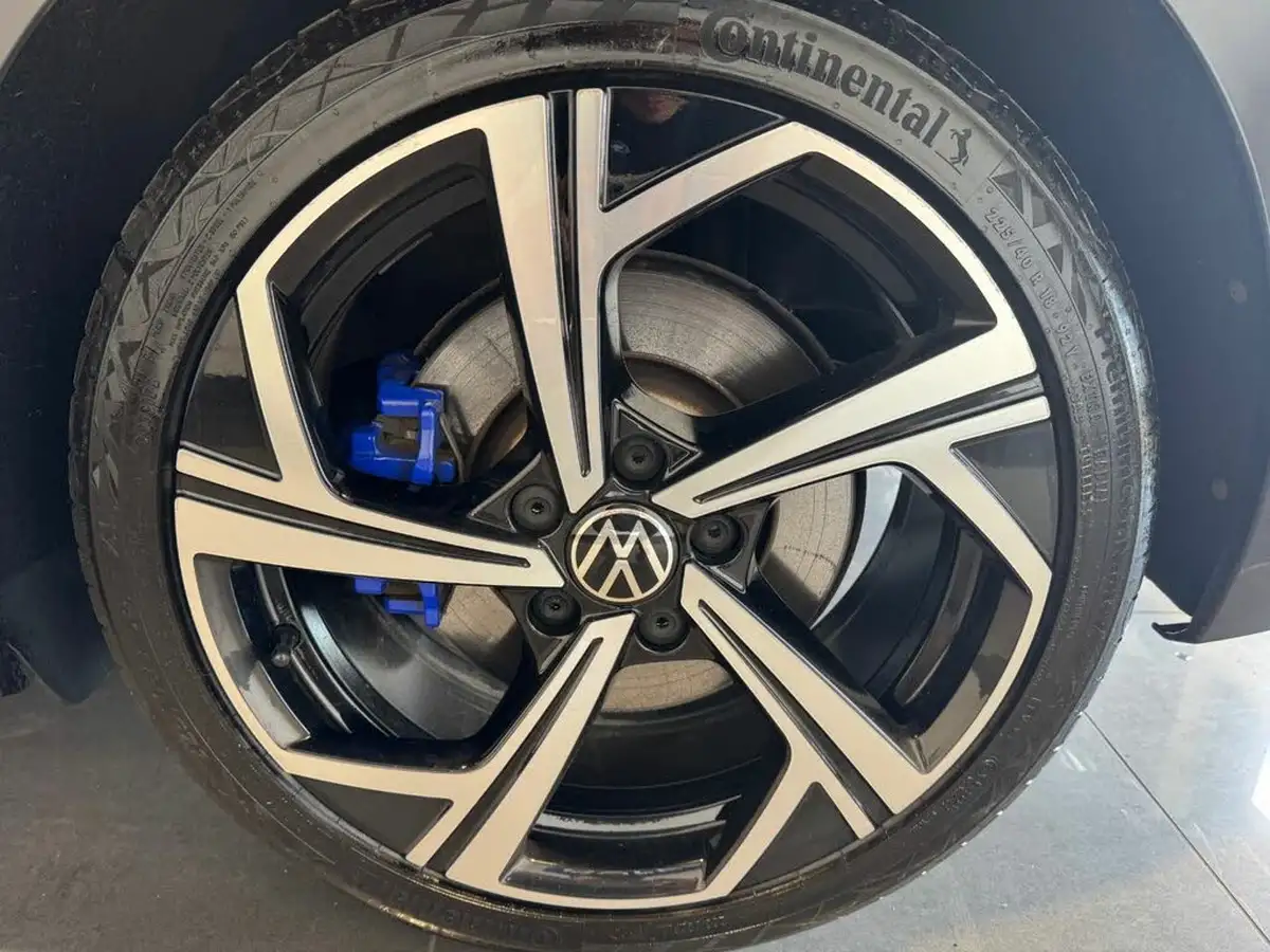2022-volkswagen-golf-20-tsi-r-320ps-hatchback-big-15