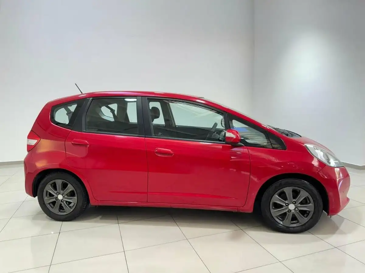 2012-honda-jazz-14-es-big-6