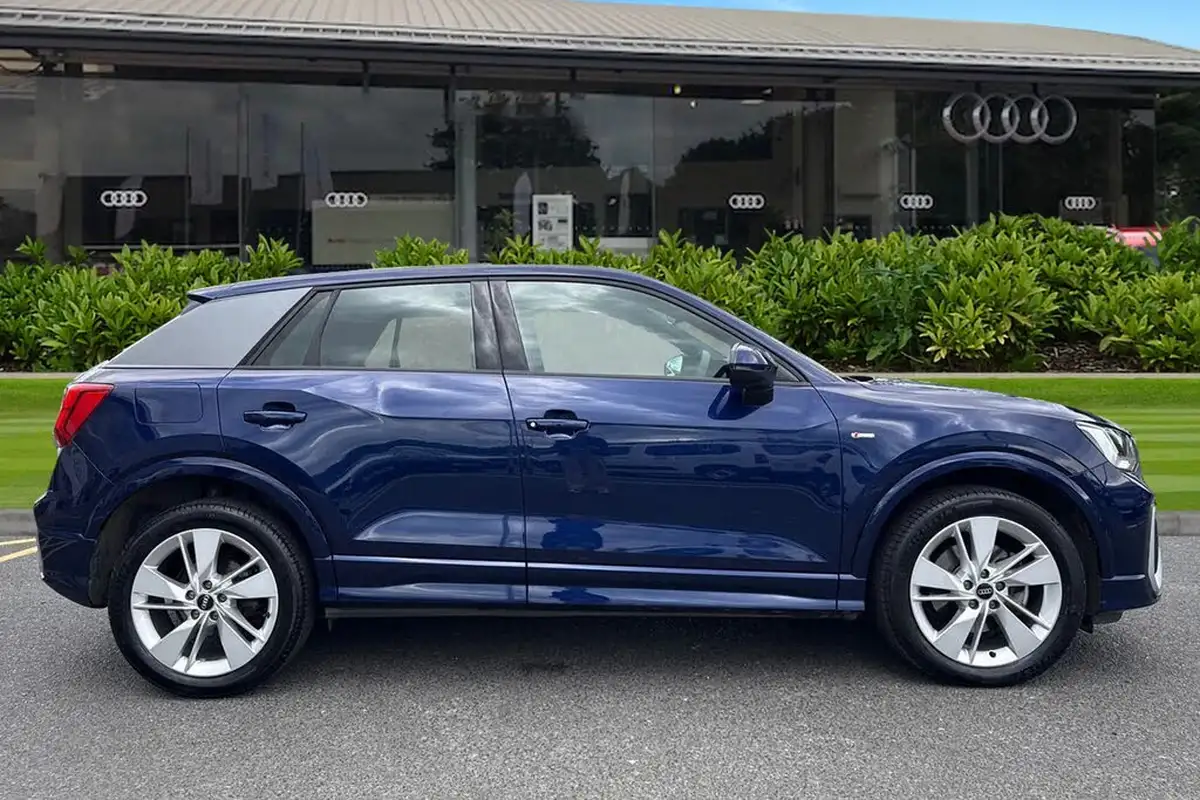 2022-audi-q2-20-35-tdi-s-line-big-2