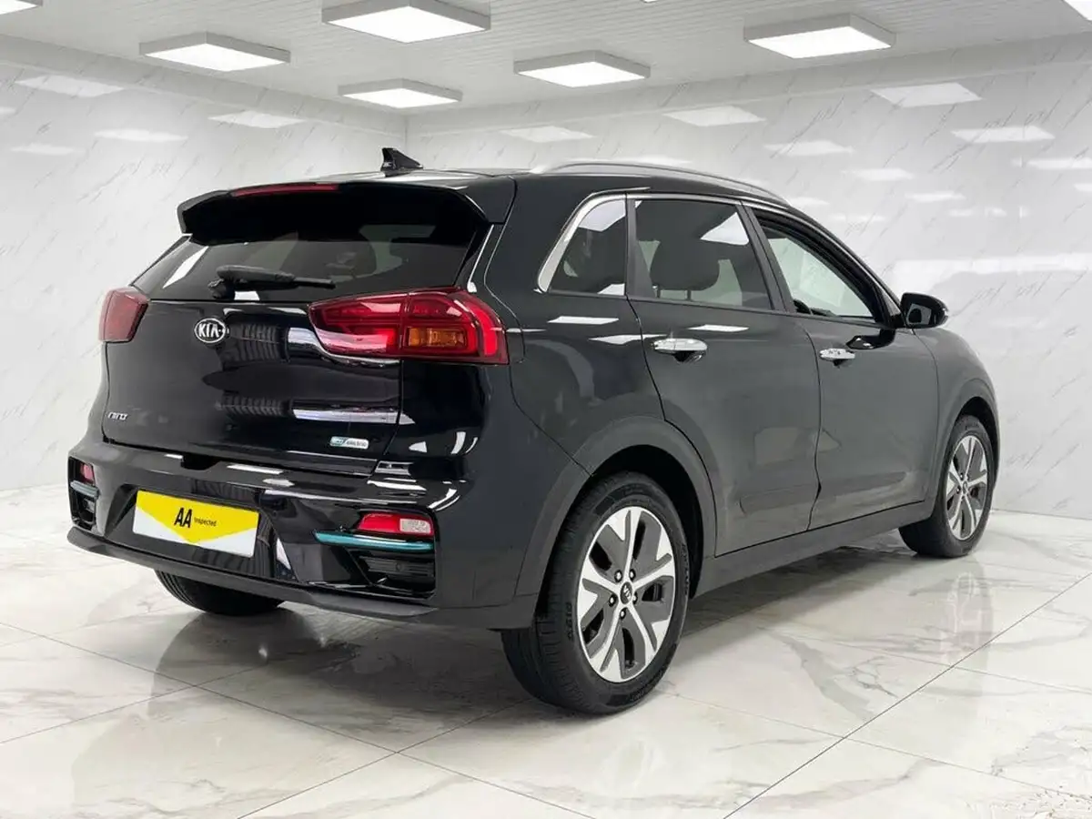 2021-kia-e-niro-ev-3-big-13