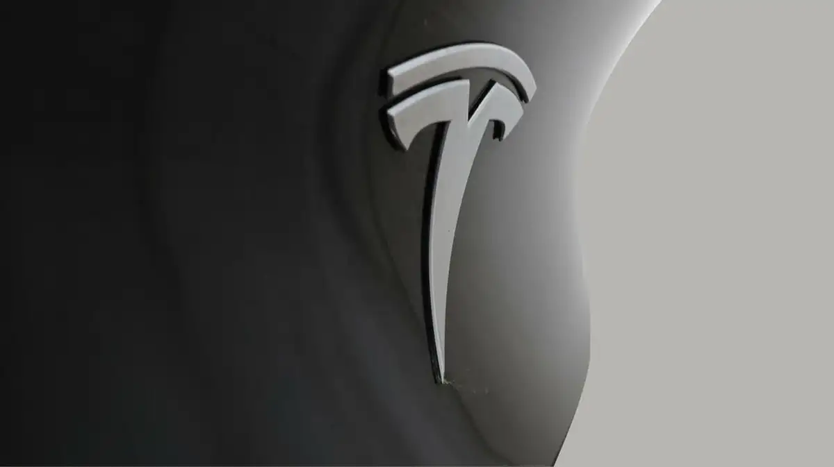 2022-tesla-model-y-e-long-range-big-20
