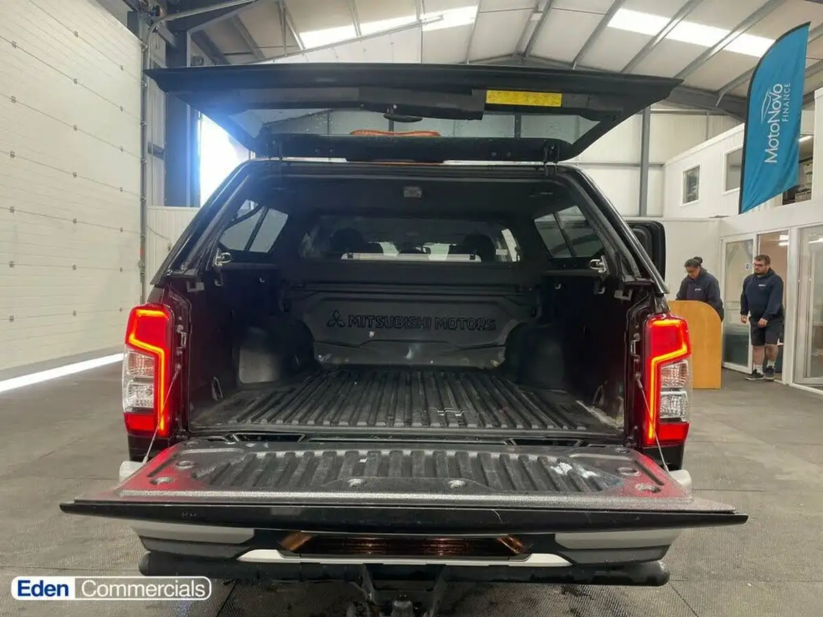 2020-mitsubishi-l200-22di-d-warrior-big-21