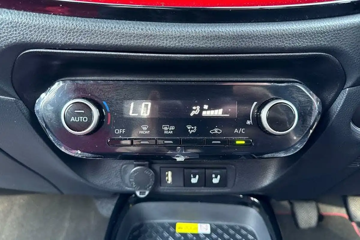 2023-toyota-aygo-x-10-vvt-i-undercover-big-25