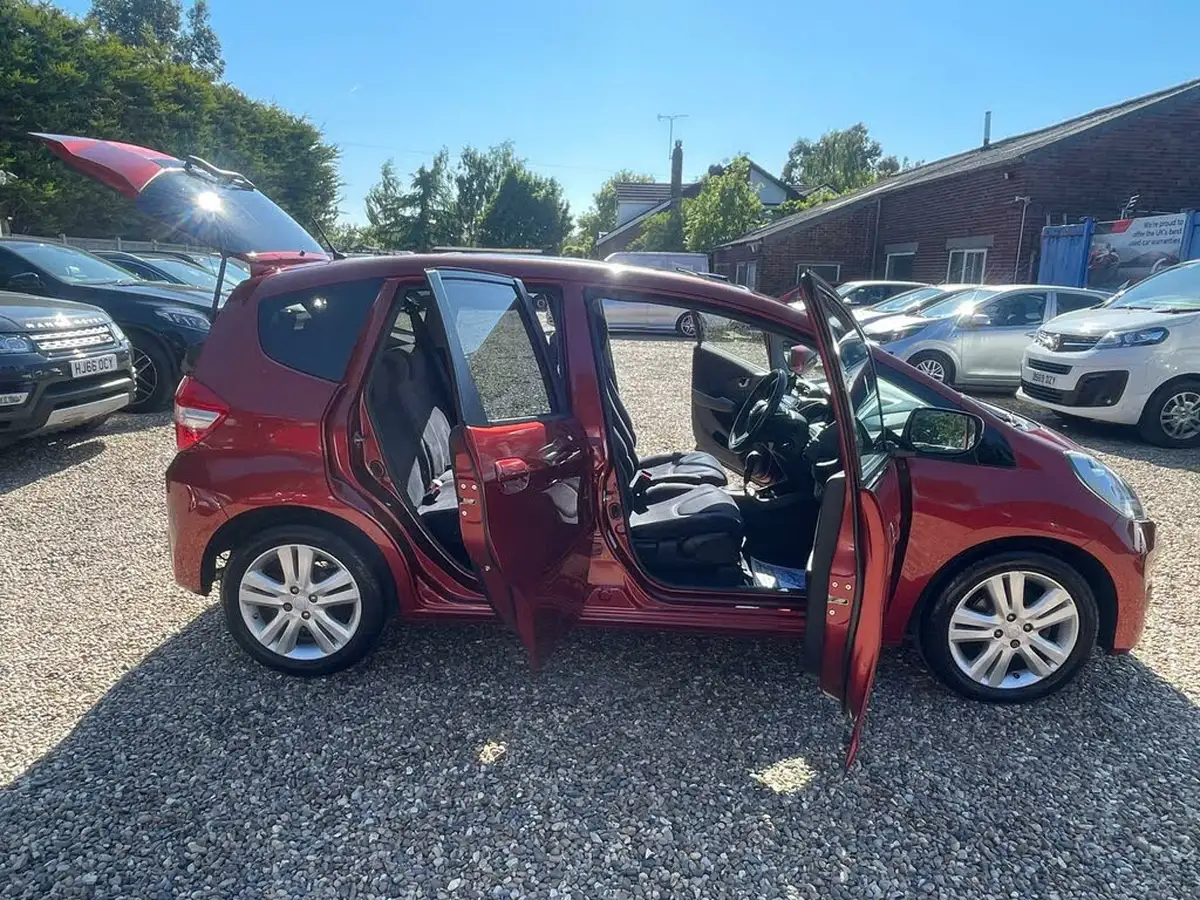 2014-honda-jazz-14-ex-big-30