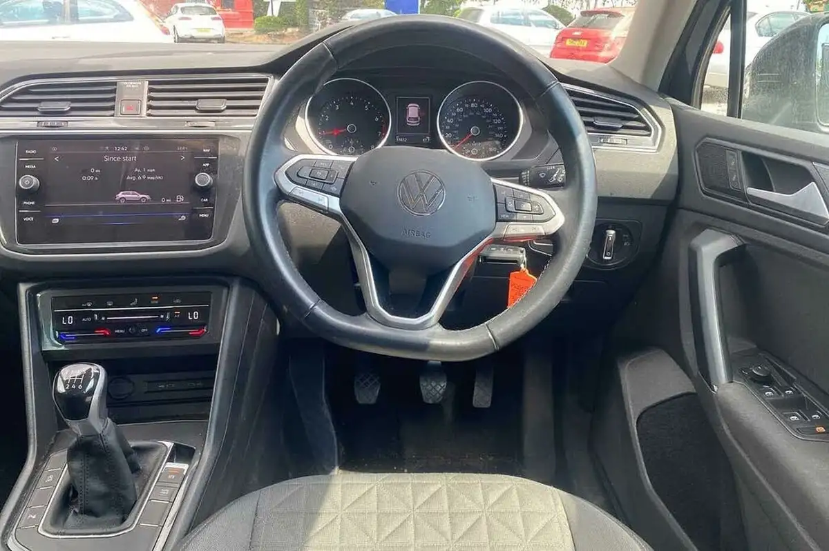 2022-volkswagen-tiguan-15-tsi-life-150ps-big-13