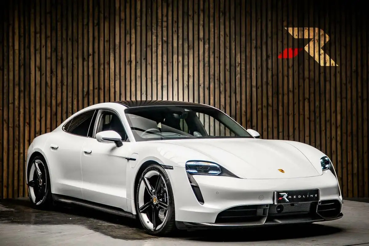 2022-porsche-taycan-e-turbo-s-big-0