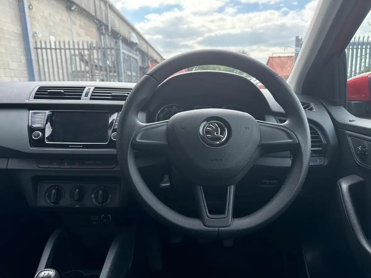 2019-skoda-fabia-10-mpi-s-ss-hatchback-big-16