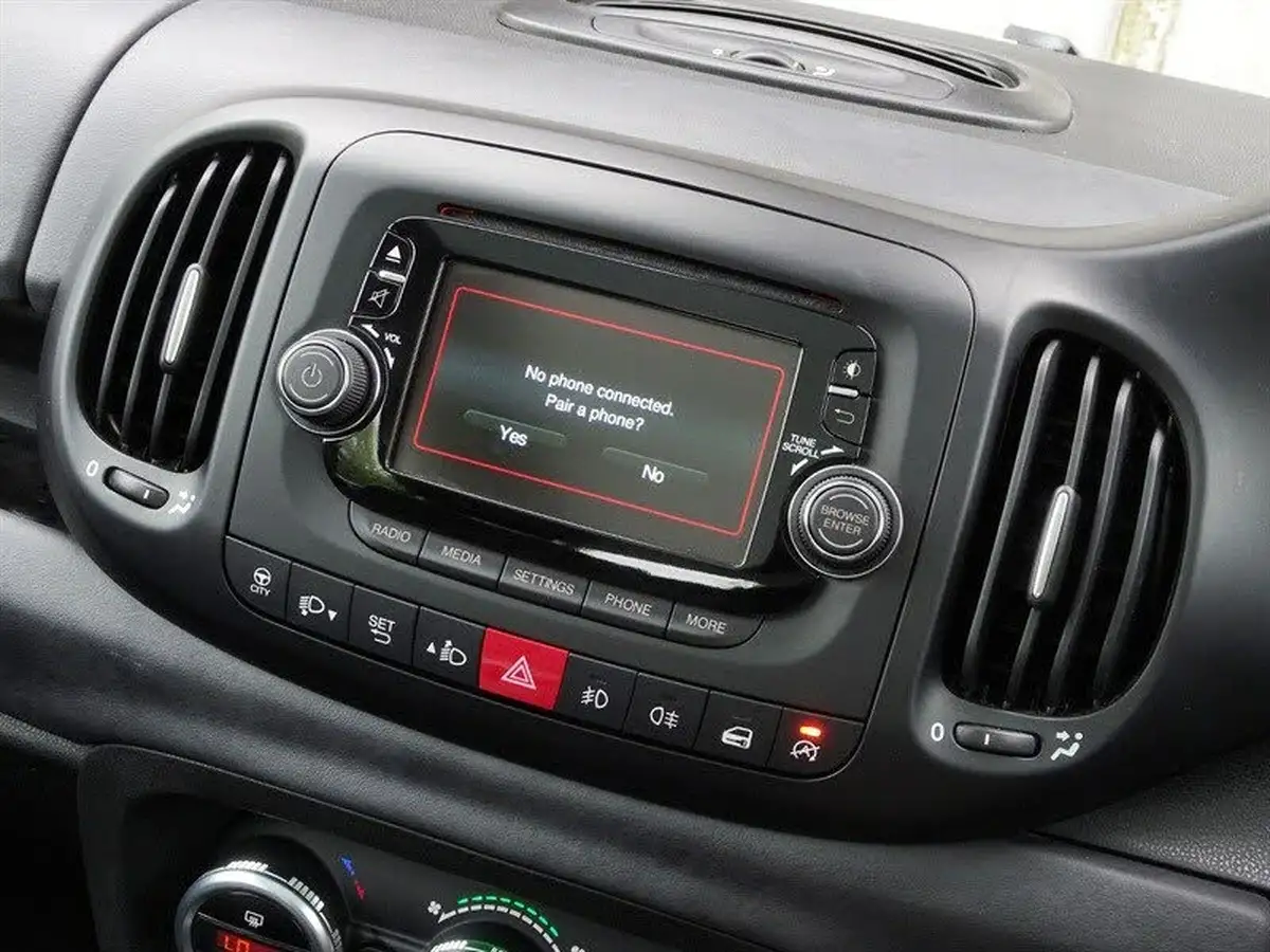 2014-fiat-500l-16td-lounge-105bhp-ss-big-22