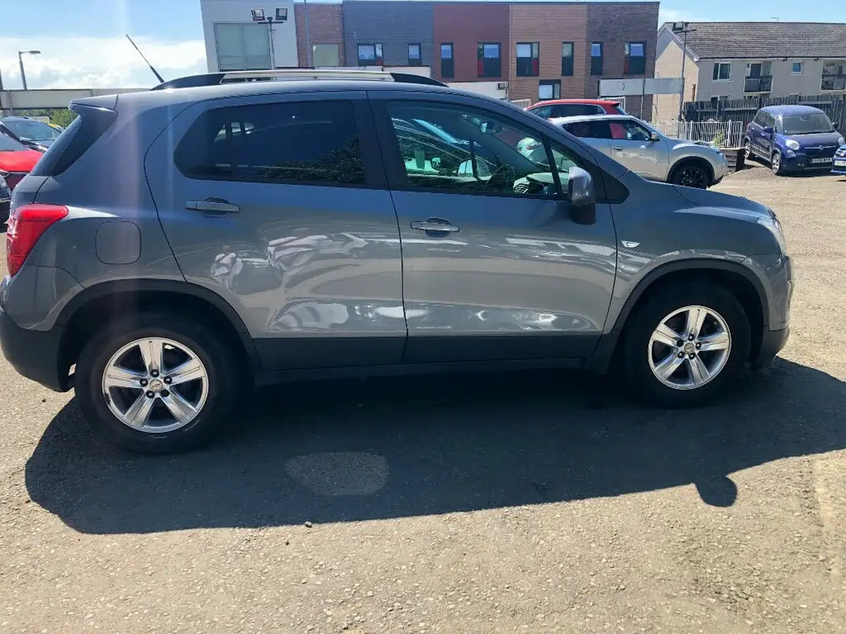 2014-chevrolet-trax-16-ls-big-2