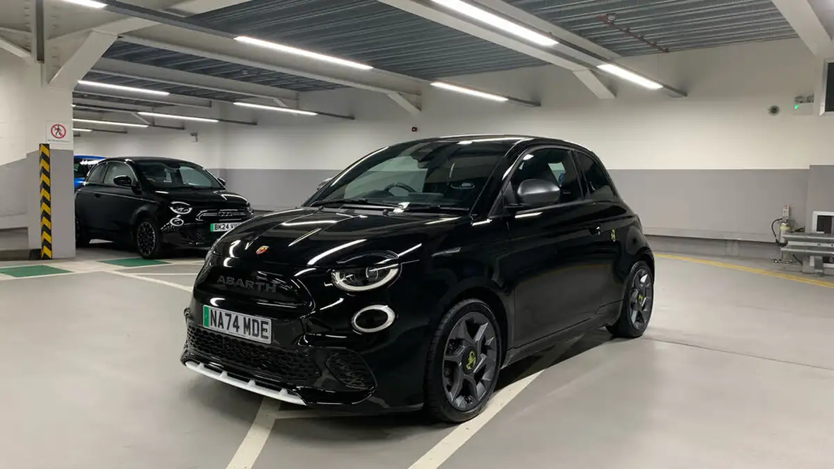 2024-abarth-500-e-500e-big-6
