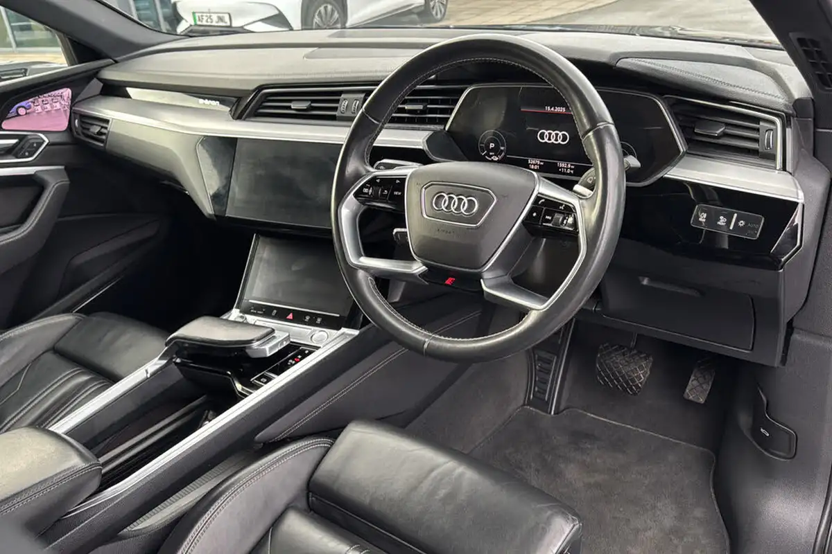 2020-audi-e-tron-55e-s-line-sportback-big-9