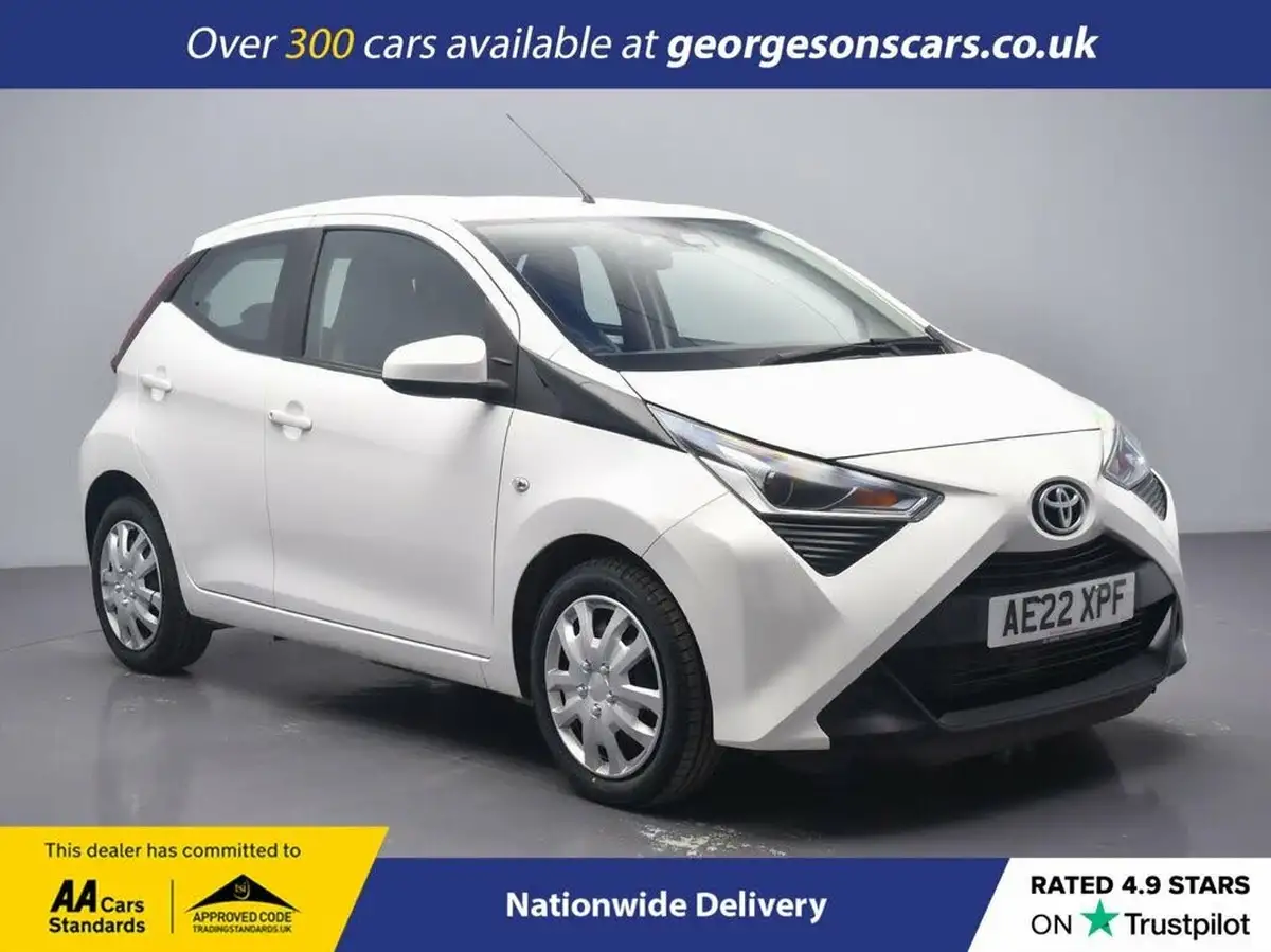 2022-toyota-aygo-10-vvt-i-x-play-big-0