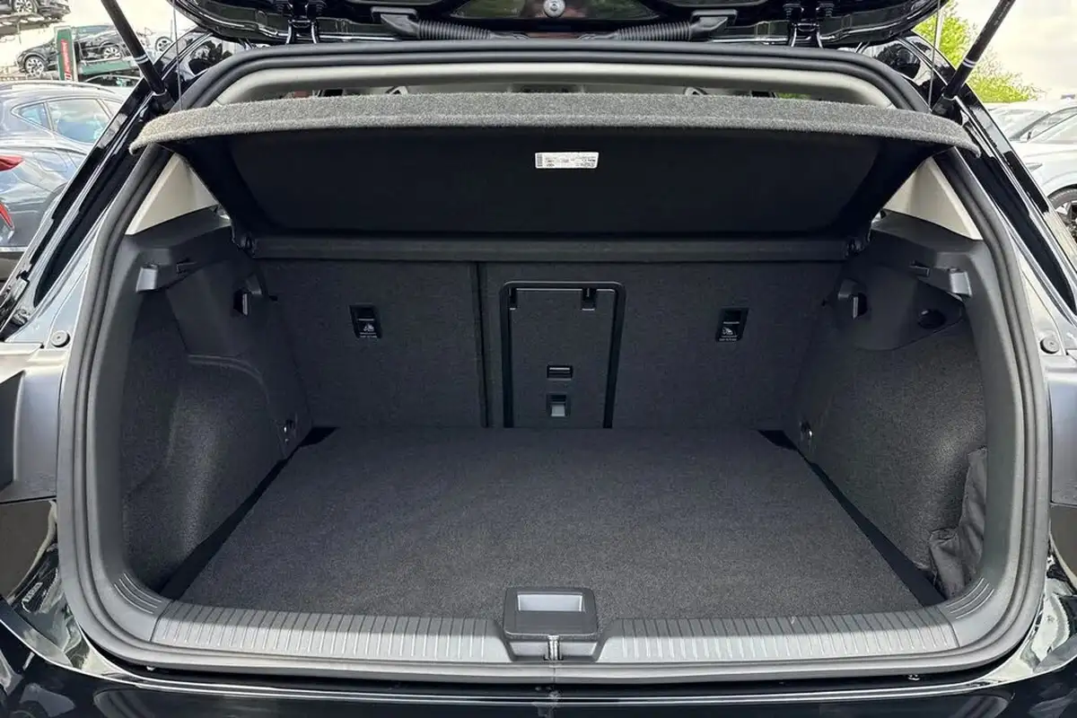 2025-volkswagen-golf-15-etsi-match-big-6