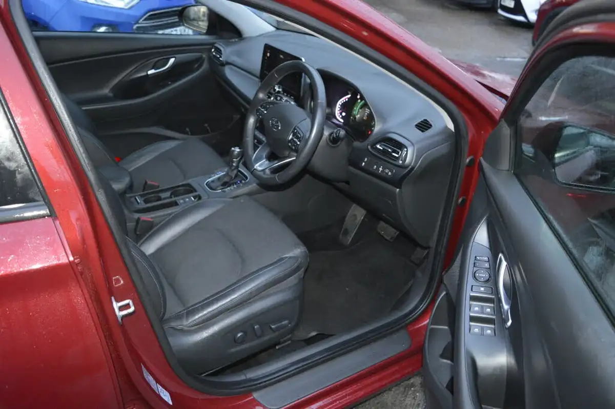 2021-hyundai-i30-10-t-gdi-premium-48v-tourer-dct-big-13