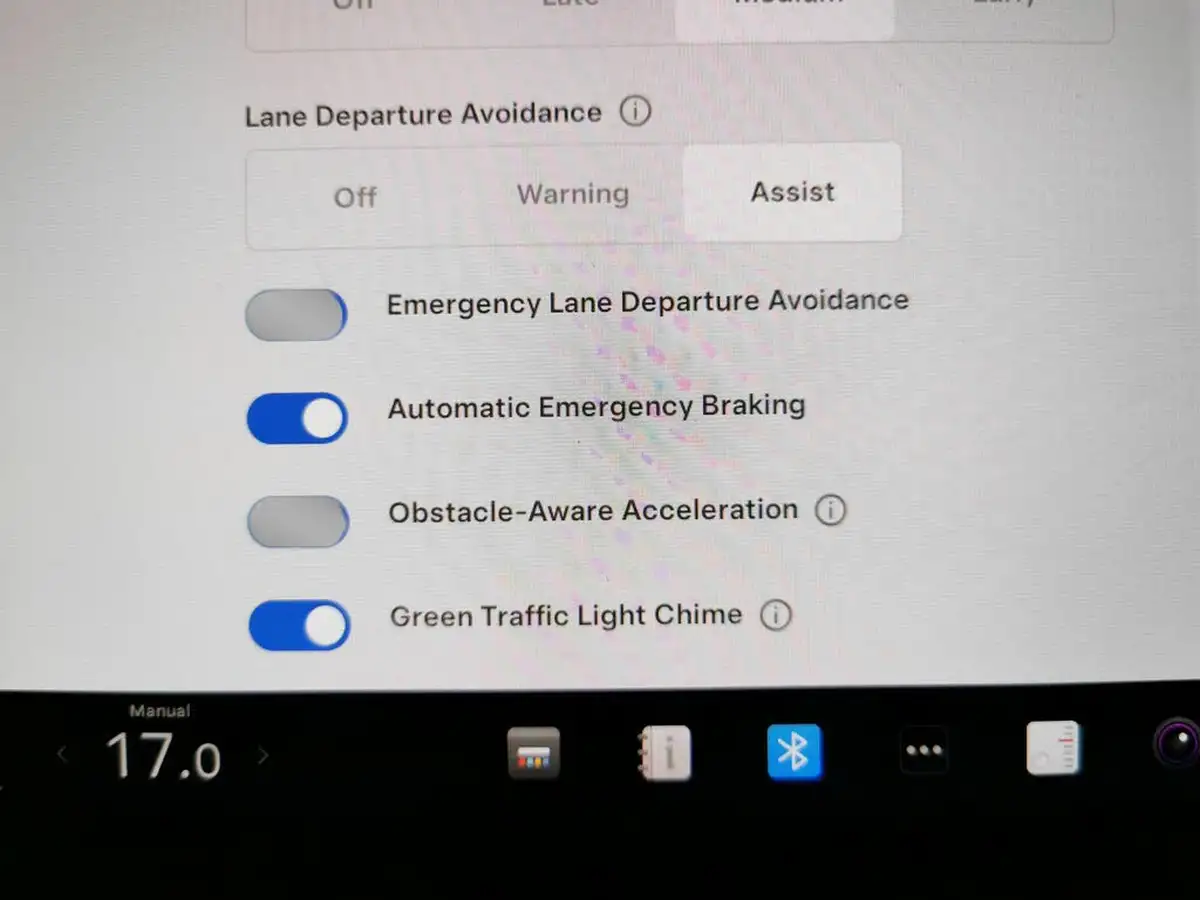 2020-tesla-model-3-e-performance-big-25