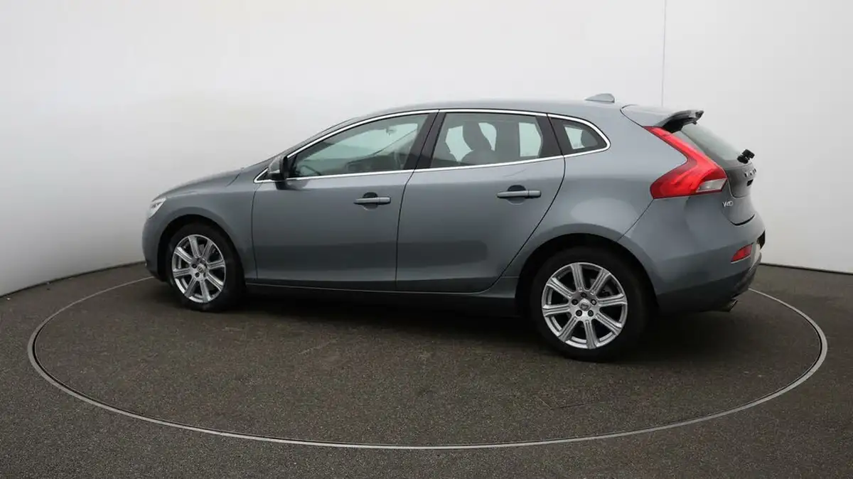 2018-volvo-v40-15-t3-inscription-big-45