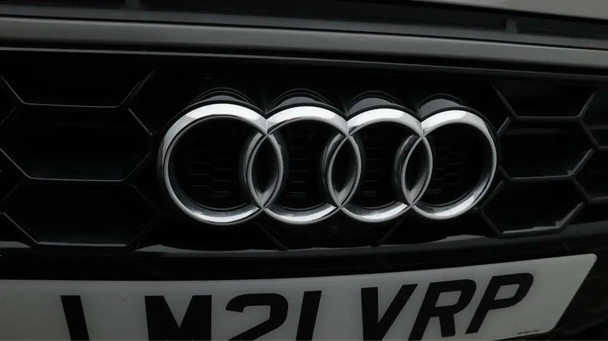 2021-audi-a4-avant-20-40-tfsi-black-edition-204ps-big-24