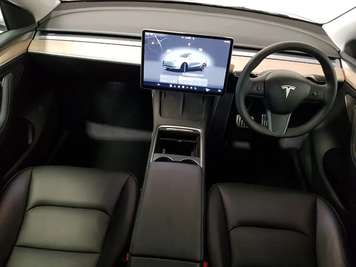 2022-tesla-model-y-e-performance-big-2