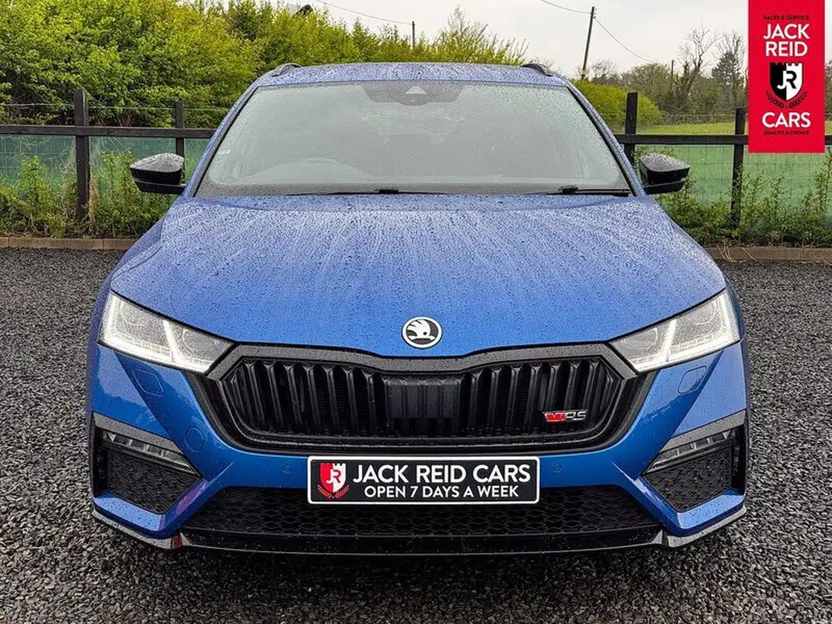 2021-skoda-octavia-20tdi-vrs-estate-big-8