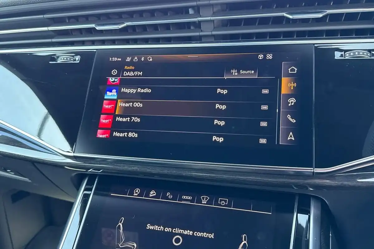 2025-audi-q8-30-50-tdi-black-edition-big-34