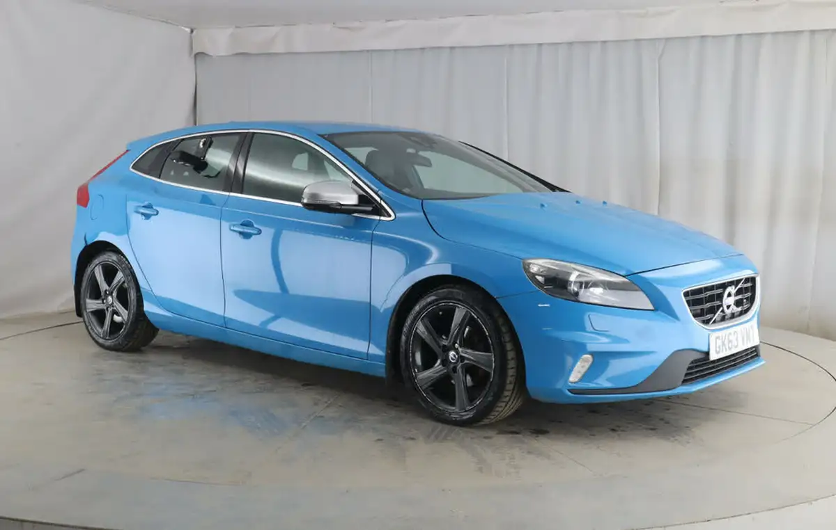 2013-volvo-v40-16td-d2-r-design-lux-nav-big-0