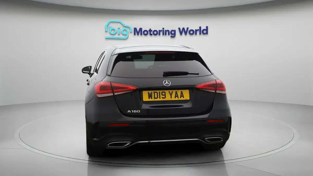 2019-mercedes-benz-a-class-13-a180-amg-line-hatchback-5d-big-6