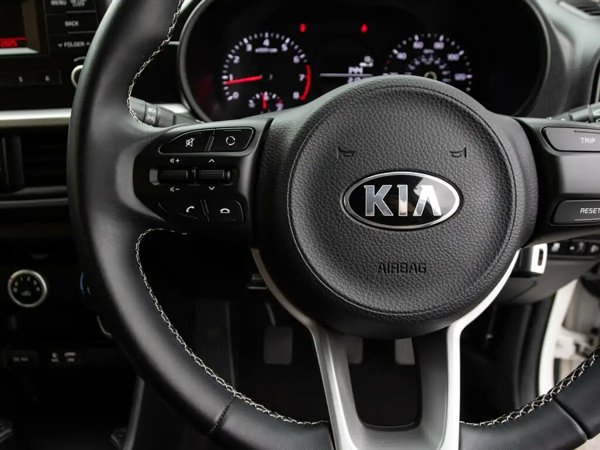 2017-kia-picanto-125-2-big-18