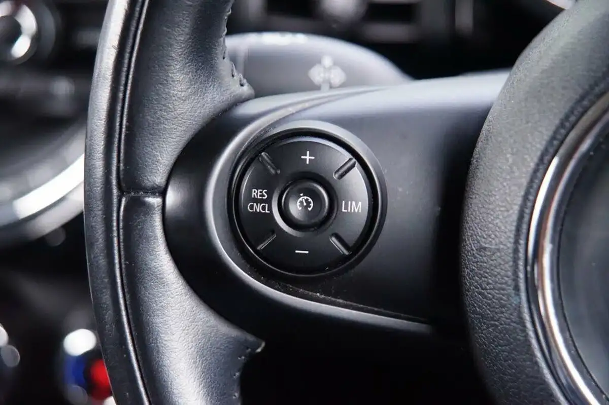 2016-mini-cooper-20td-cooper-sd-170bhp-ss-hatchback-5d-big-11