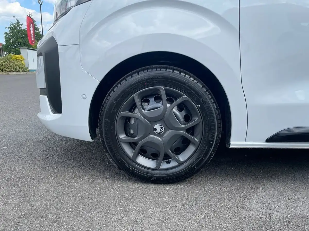 2024-vauxhall-vivaro-15td-xl-pro-big-17