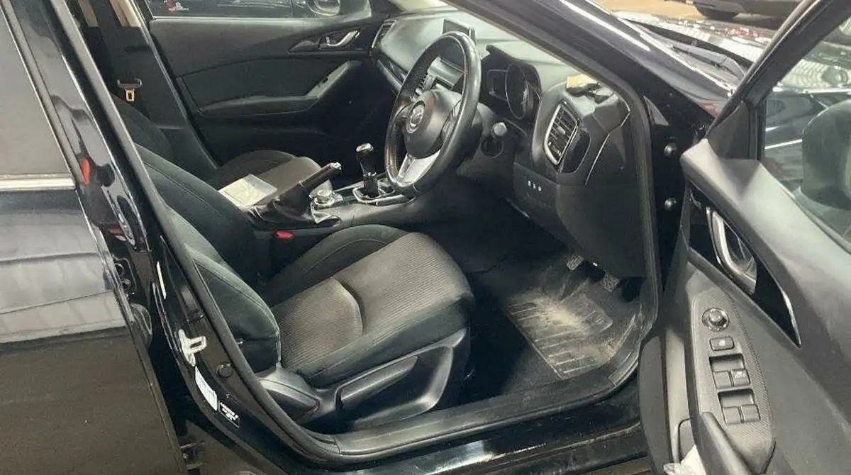 2014-mazda-mazda3-20-se-l-nav-hatchback-5d-big-5