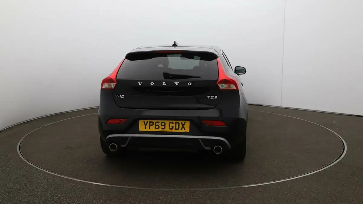 2019-volvo-v40-20-t2-r-design-edition-big-56